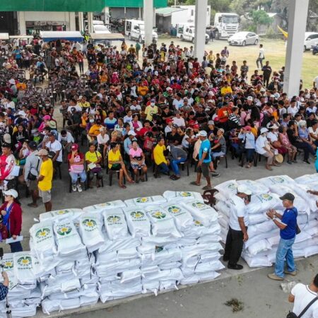 PAGCOR responds to the call of families affected by oil spillage in Mindoro