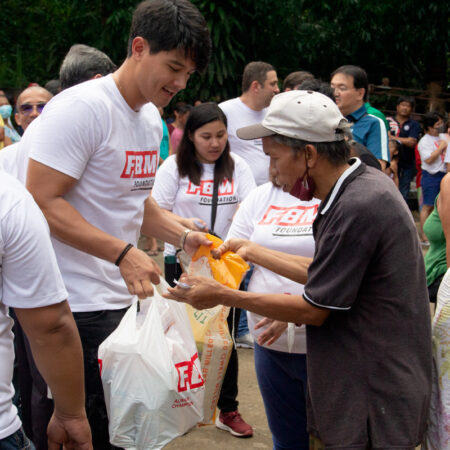 FBM(r) Foundation helps 350 families  in Quezon City under the Bayanihan para sa Kababayan project